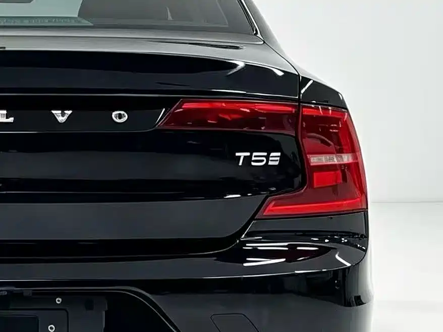 Volvo S90 — фото 20