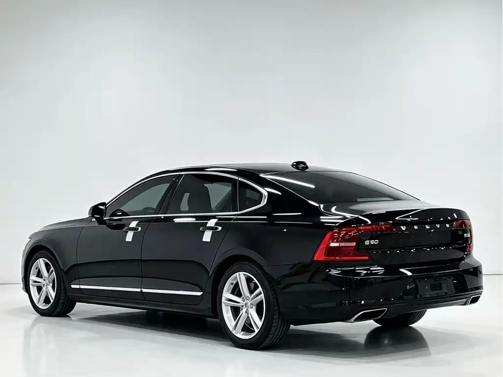 Volvo S90 — фото 3