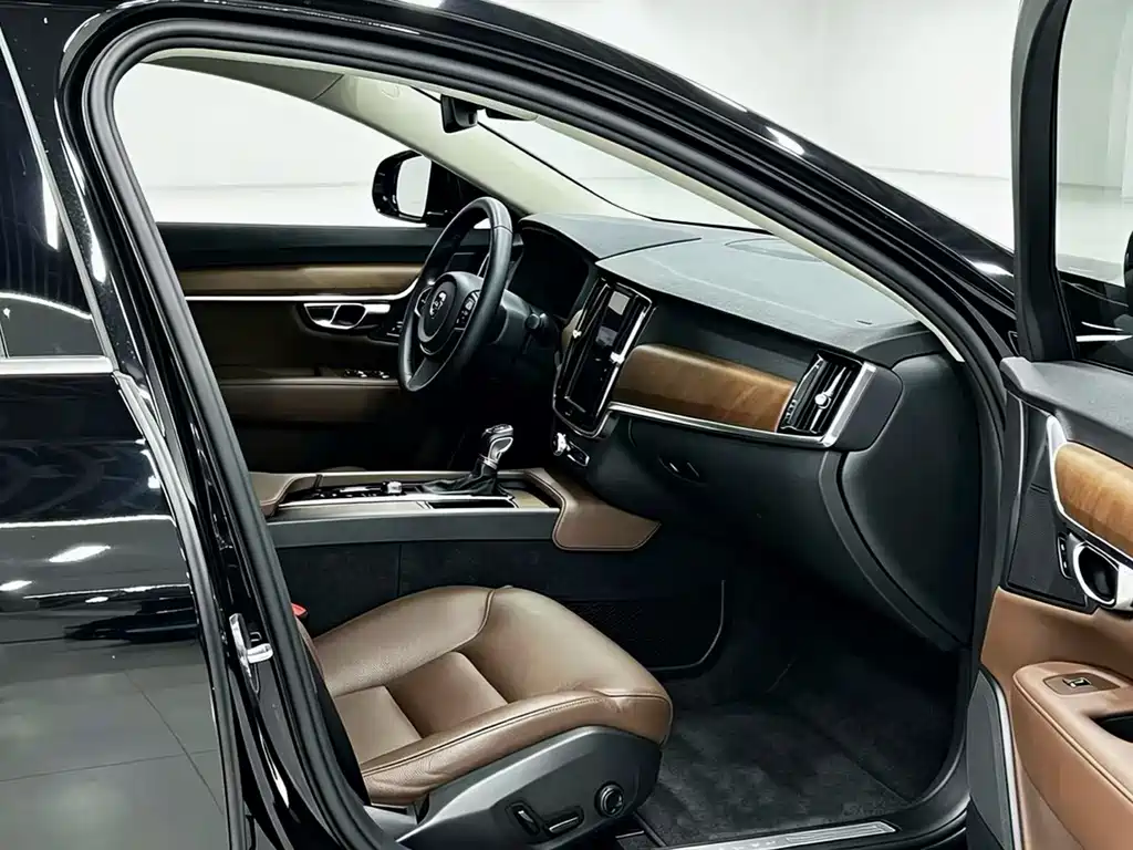 Volvo S90 — фото 8