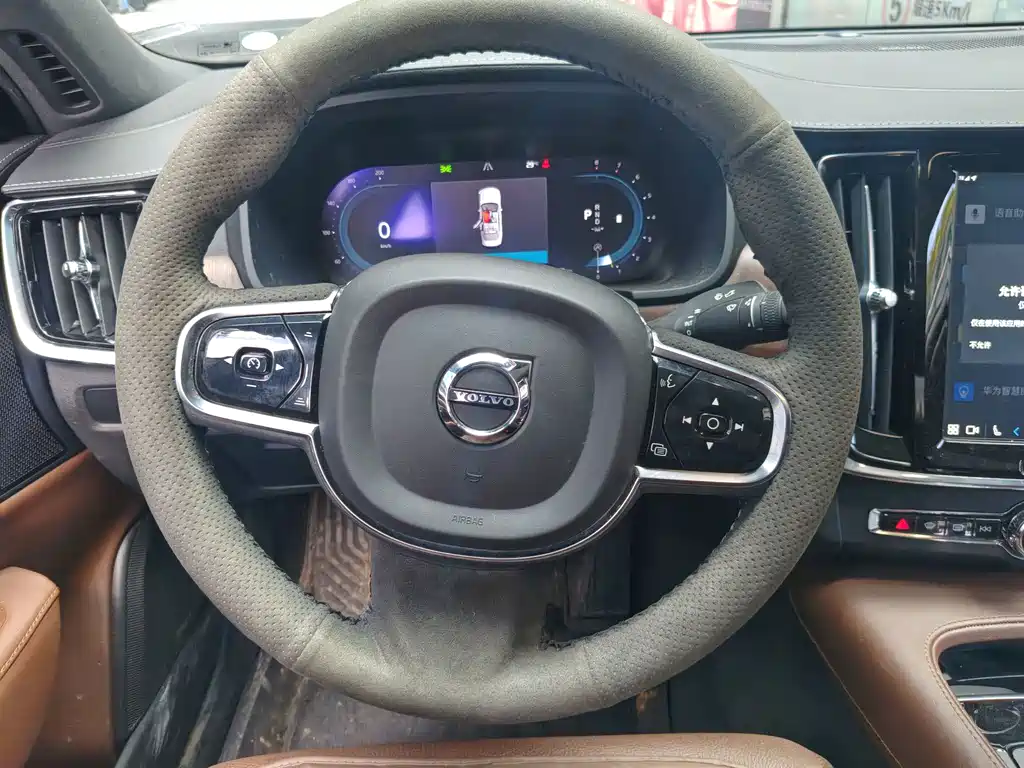 Volvo S90 — фото 19