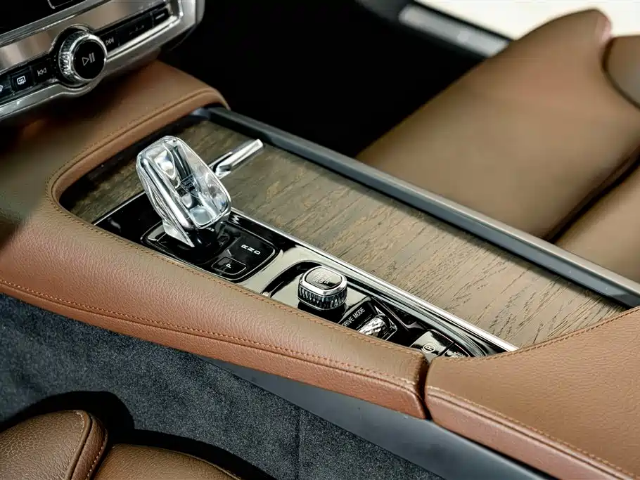 Volvo S90 — фото 11