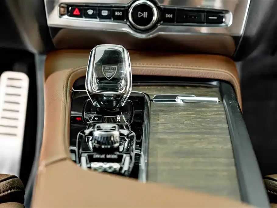 Volvo S90 — фото 14