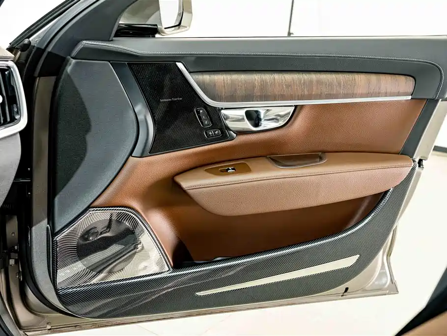 Volvo S90 — фото 15