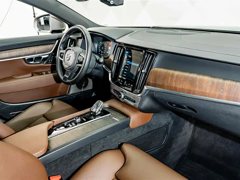 Volvo S90 — фото 17
