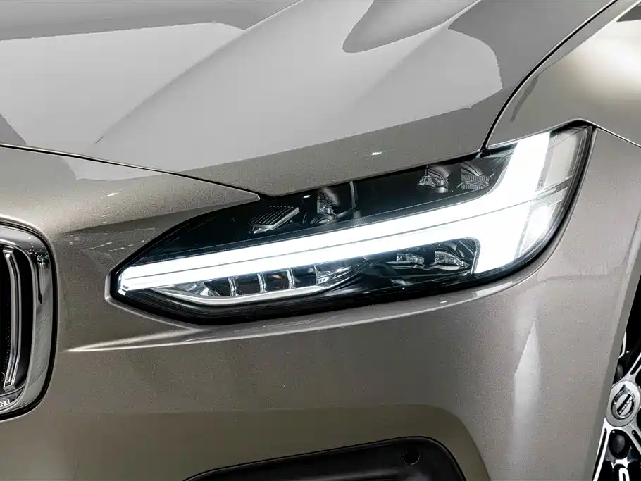 Volvo S90 — фото 4