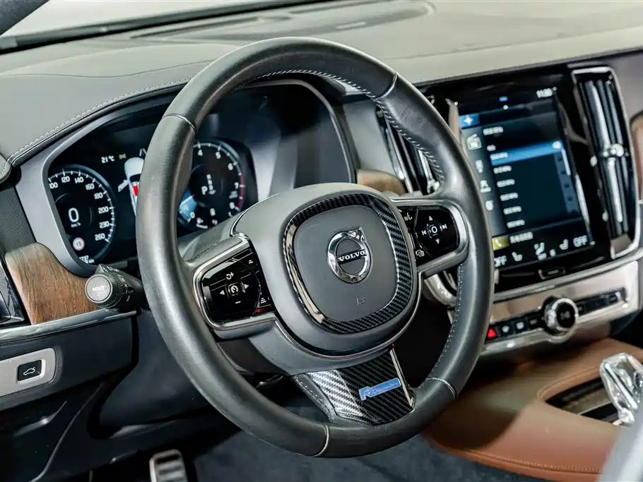 Volvo S90 — фото 10