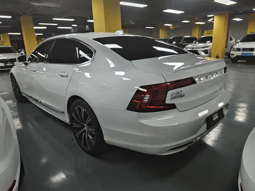 Volvo S90 — фото 8