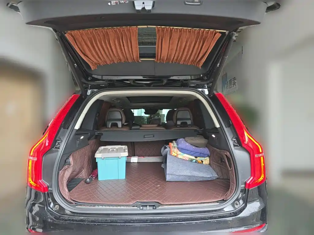 Volvo XC90 — фото 20