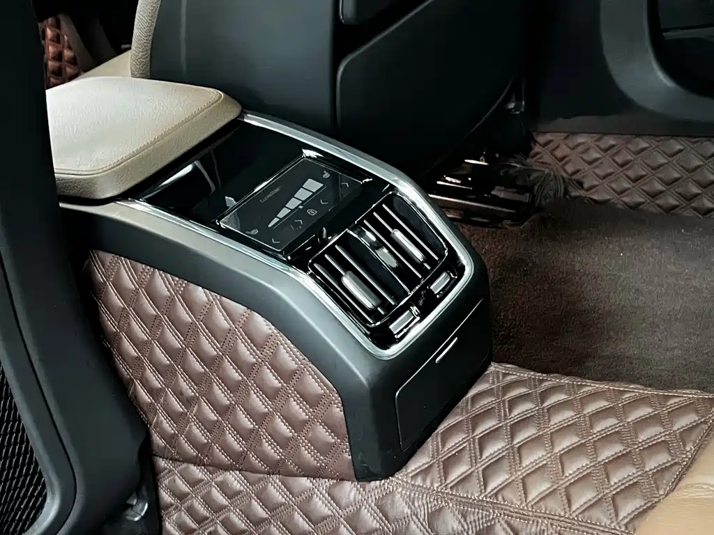 Volvo S90 — фото 11