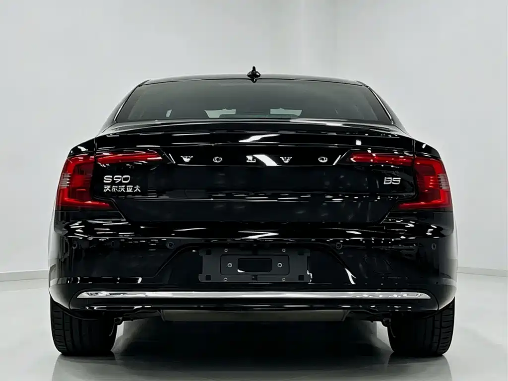 Volvo S90 — фото 9