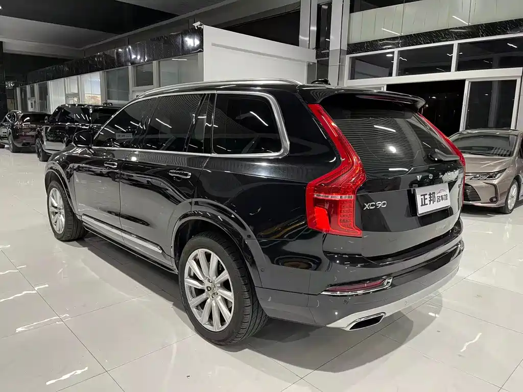 Volvo XC90 — фото 4