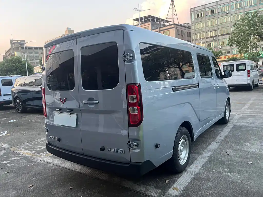 Wuling Yangguang — фото 4