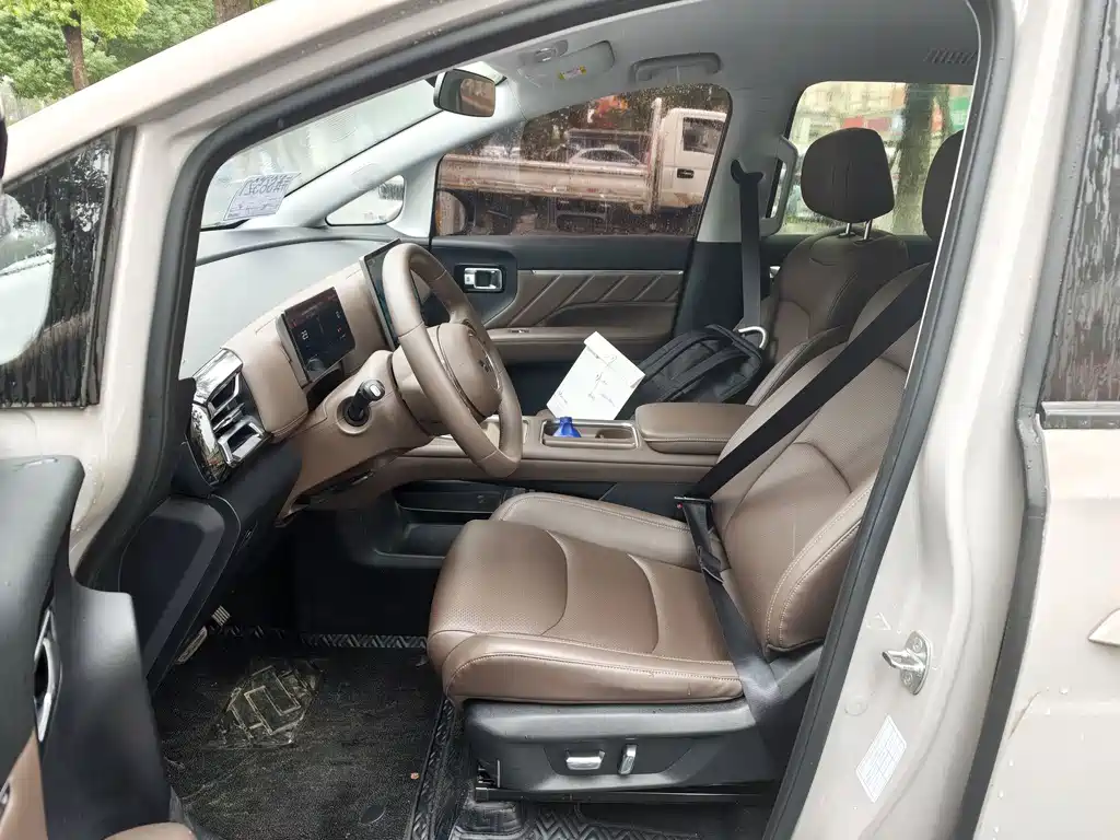 Wuling Xingguang 730 New Energy — фото 4