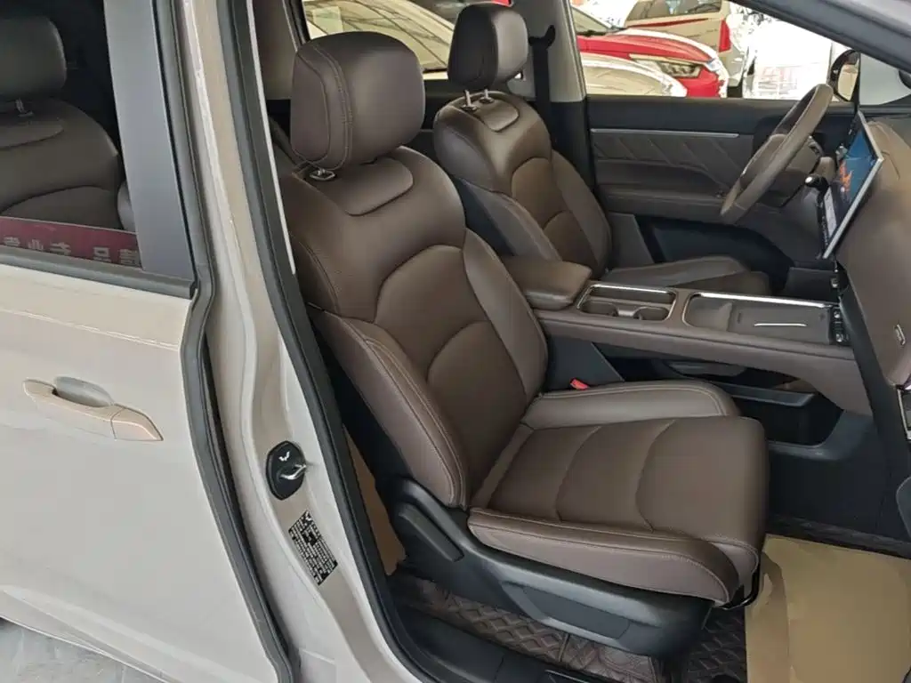 Wuling Xingguang 730 New Energy — фото 25