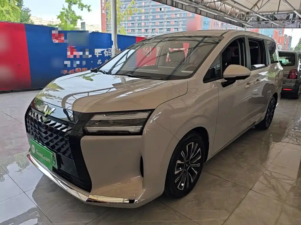 Wuling Xingguang 730 New Energy — фото 1