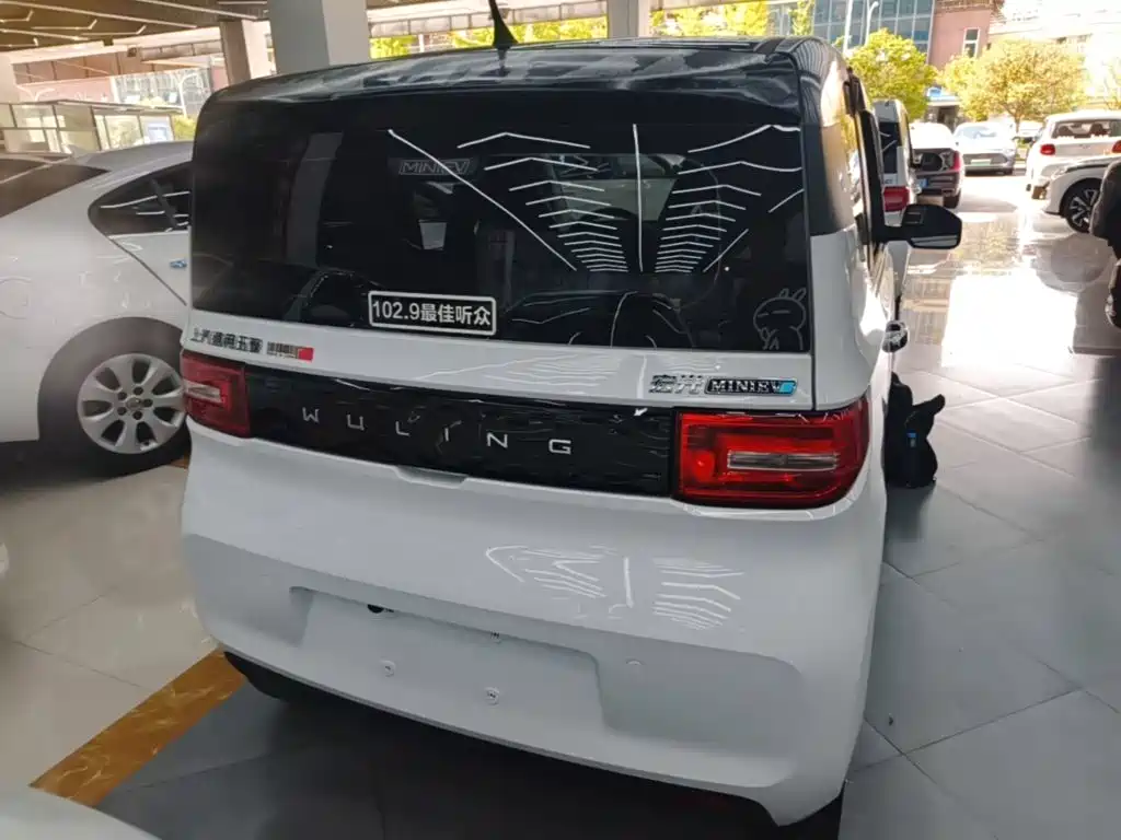 Wuling MINIEV — фото 6