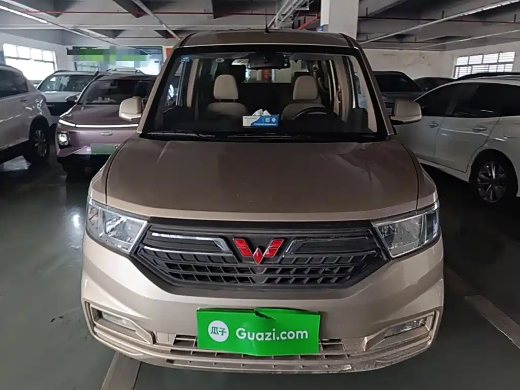 Wuling Hongguang V — фото 3
