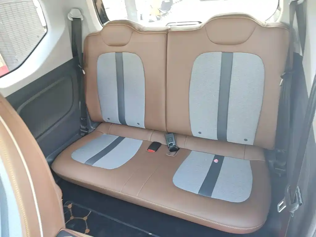 Wuling MINIEV — фото 17