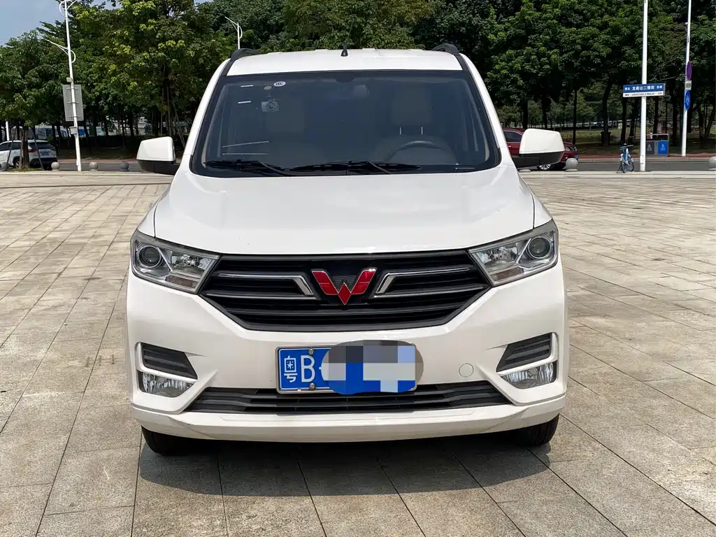 Wuling Hongguang — фото 2