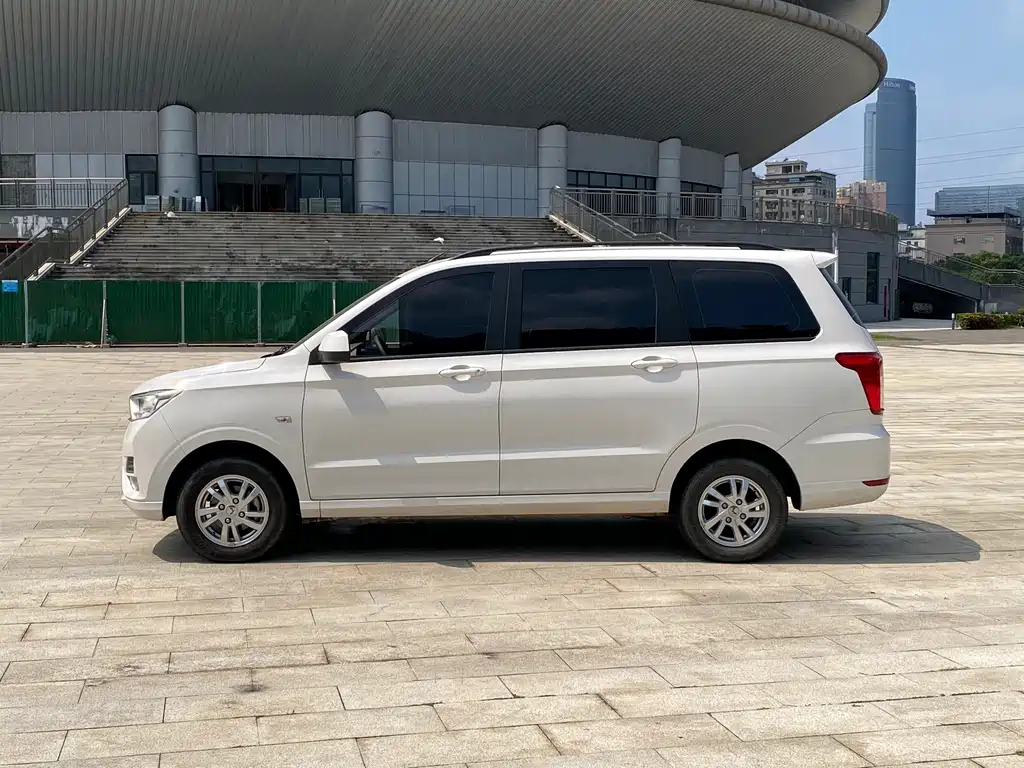 Wuling Hongguang — фото 16