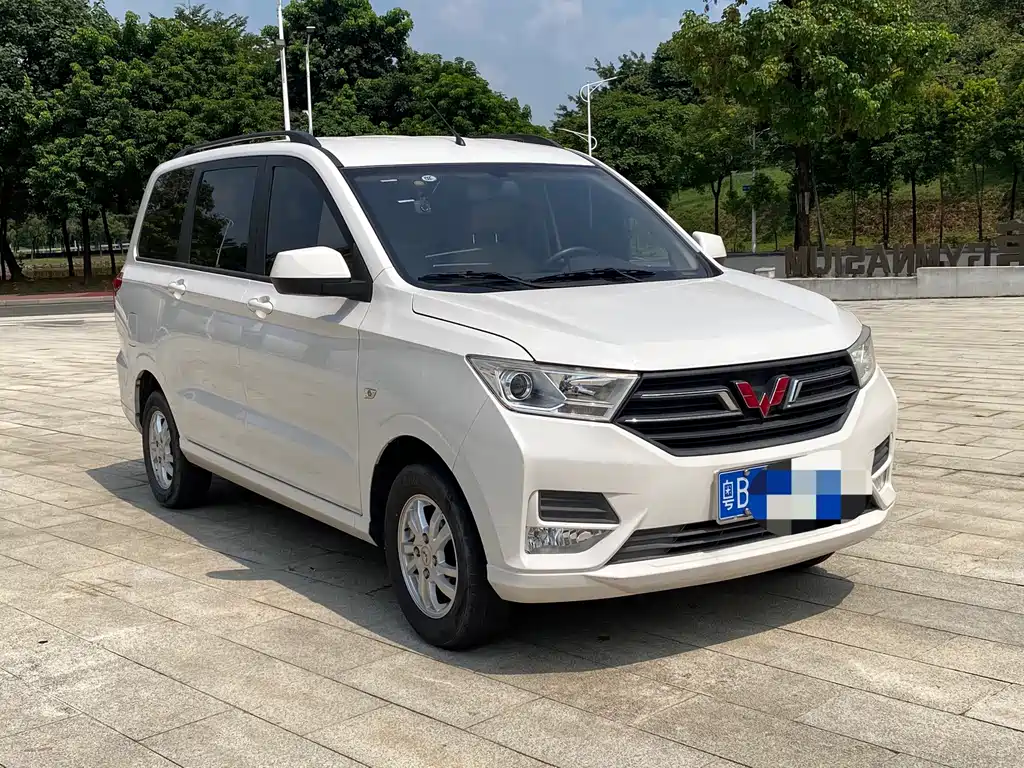 Wuling Hongguang — фото 3