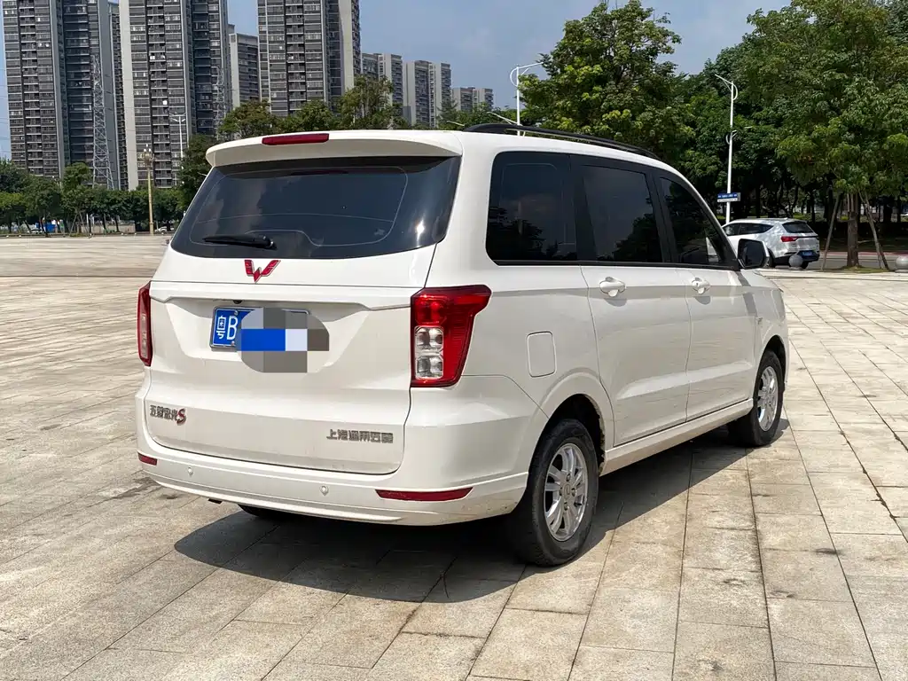 Wuling Hongguang — фото 4