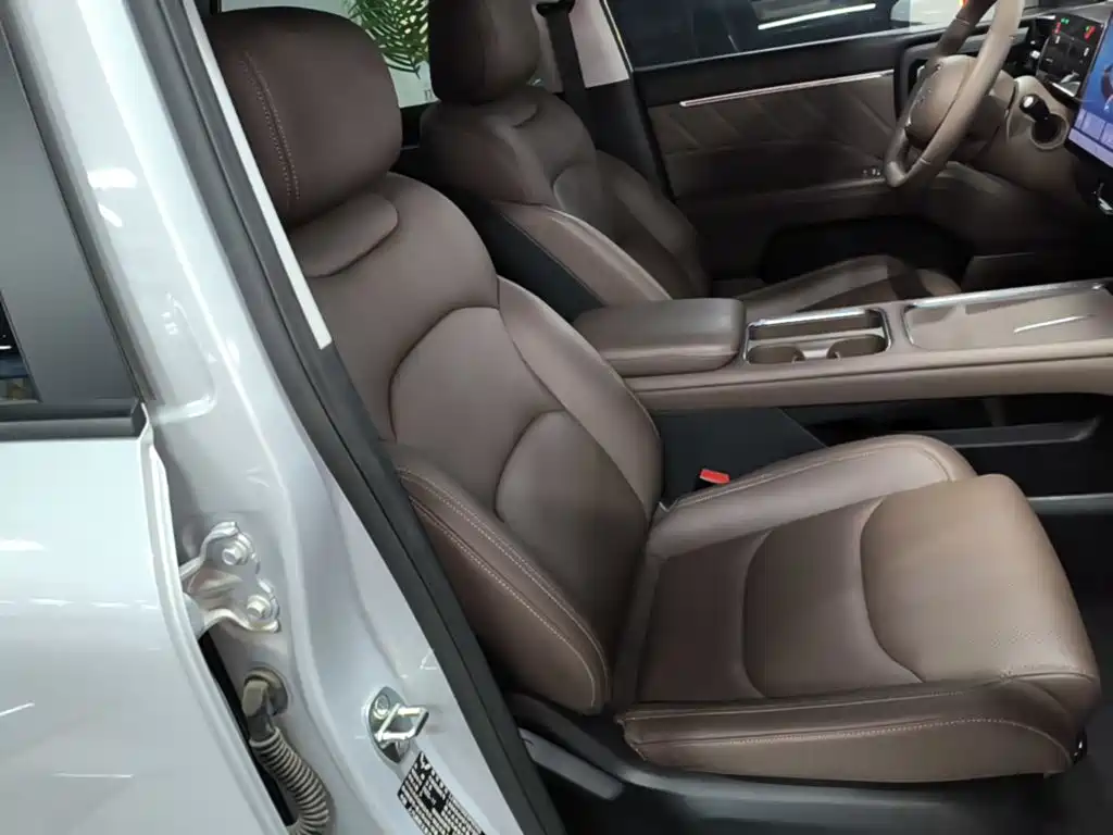 Wuling Xingguang 730 New Energy — фото 25
