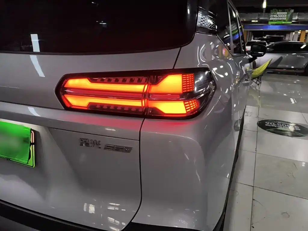 Wuling Xingguang 730 New Energy — фото 8