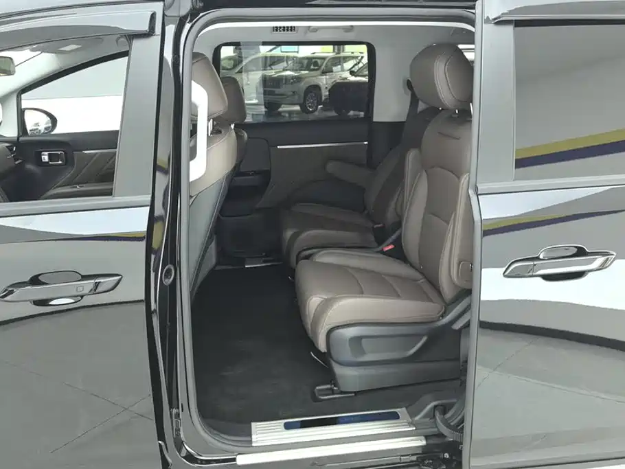 Wuling Xingguang 730 New Energy — фото 11