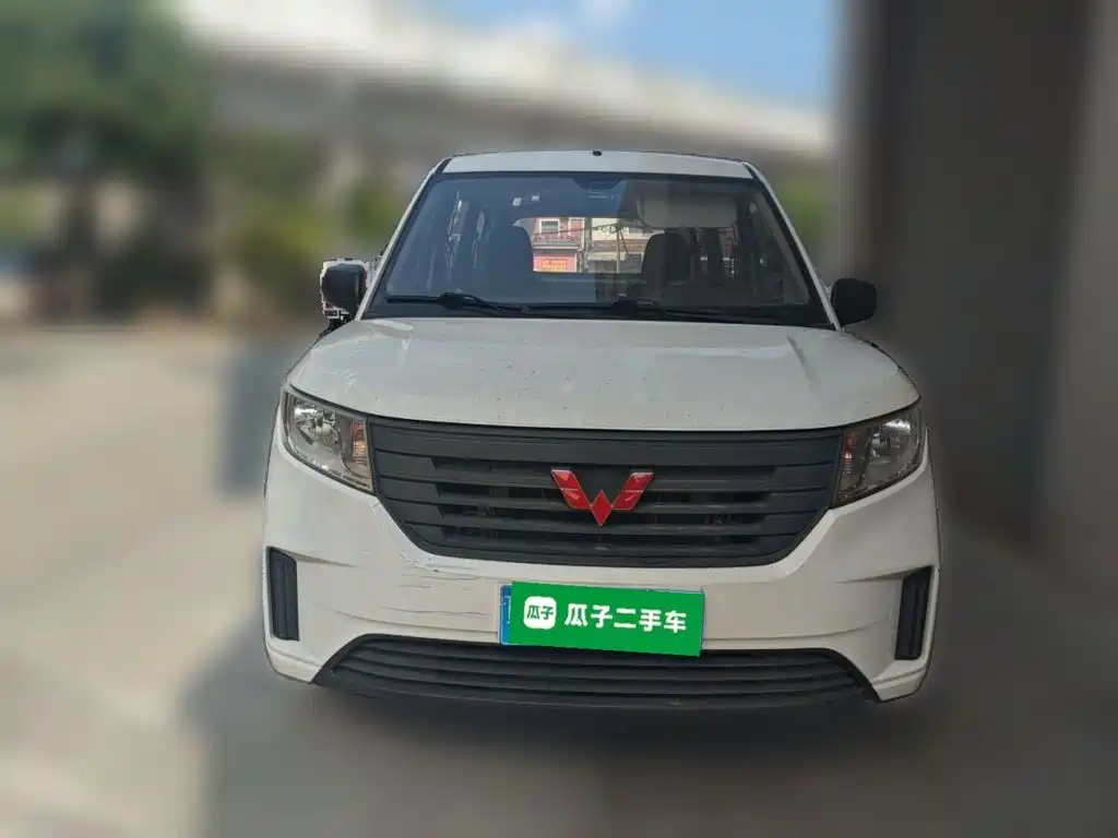 Wuling Hongguang PLUS — фото 2