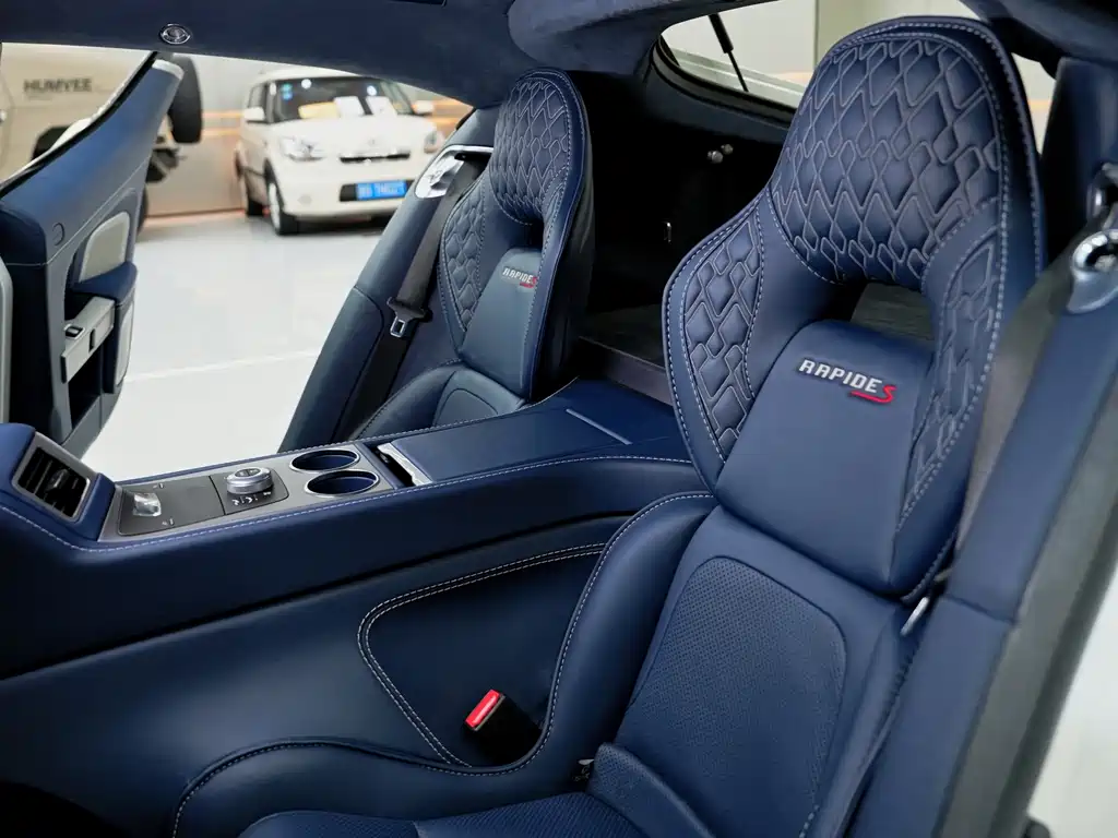 Aston Martin Rapide — фото 4