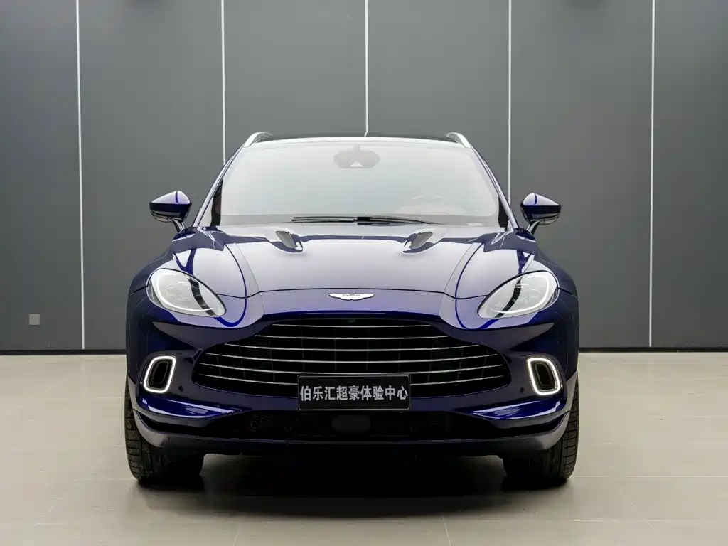 Aston Martin DBX — фото 3