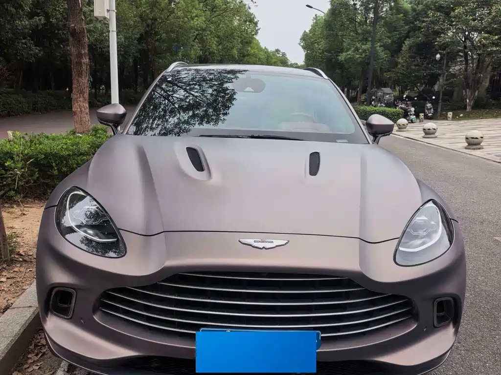 Aston Martin DBX
