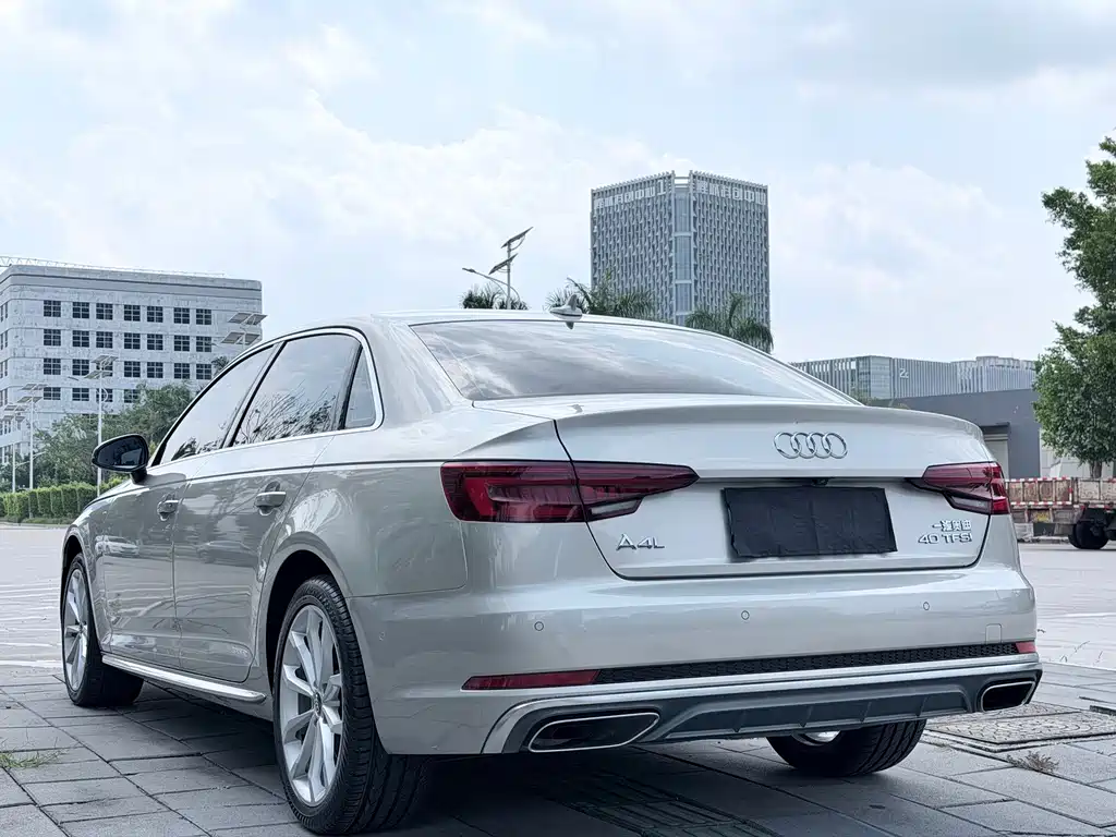 Audi A4L — фото 8