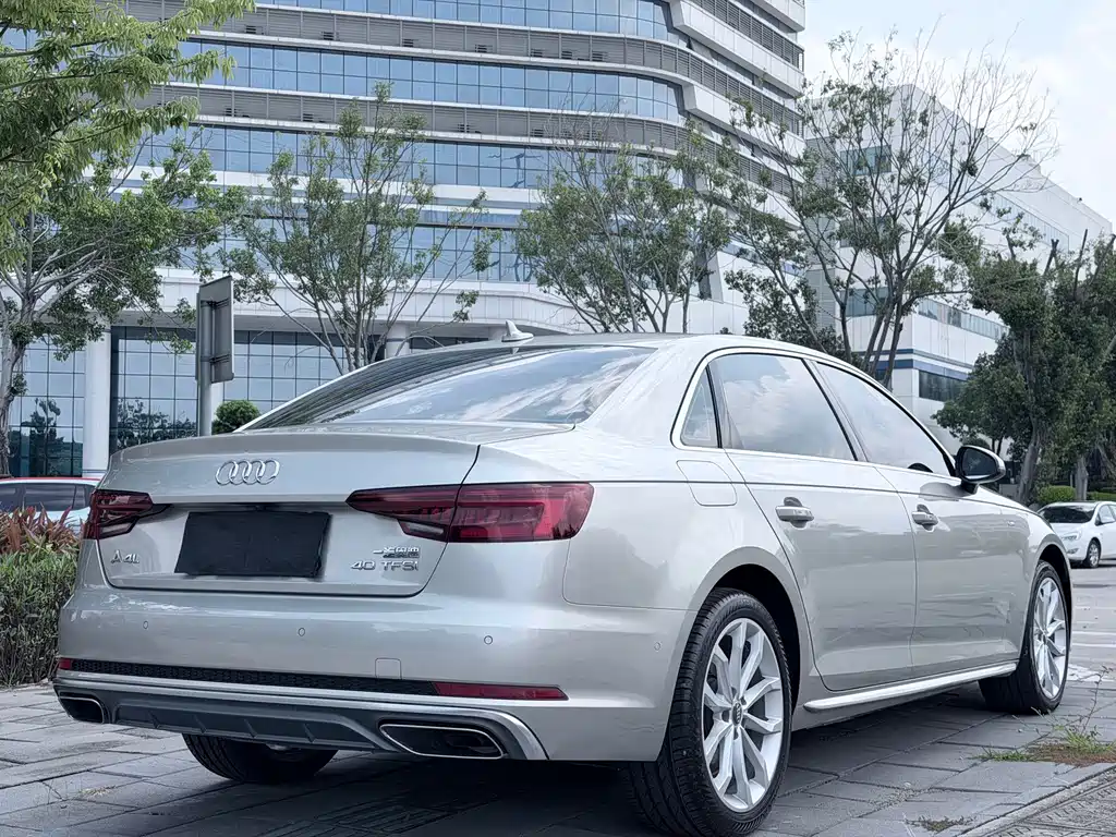 Audi A4L — фото 9