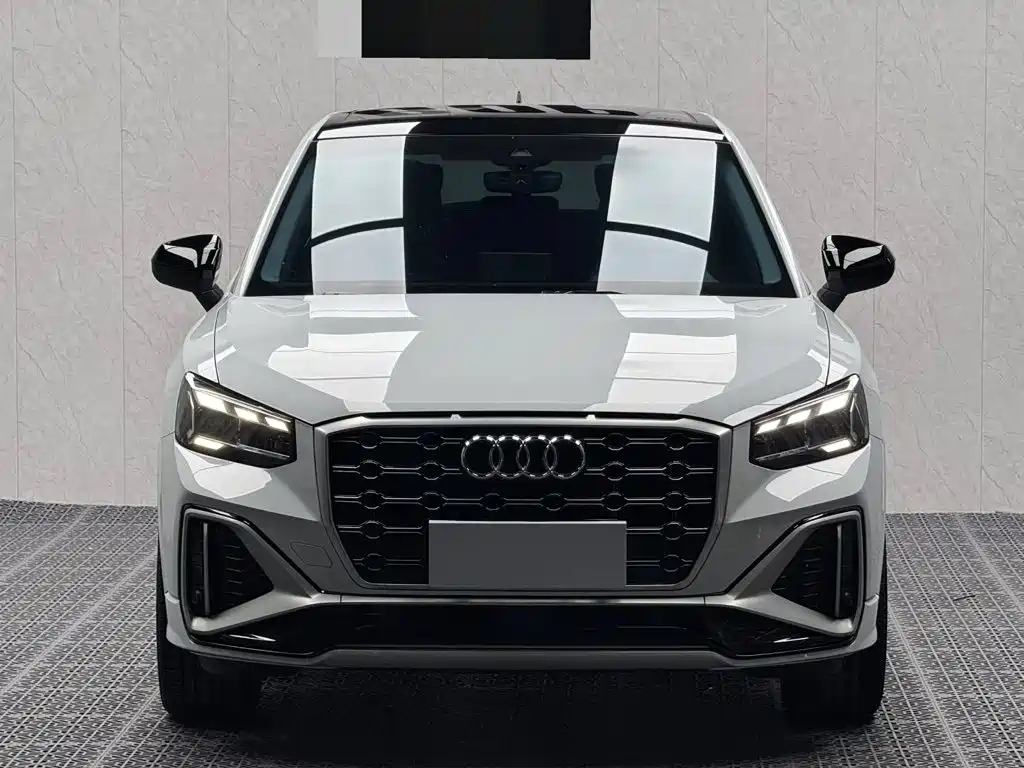 Audi Q2L — фото 2