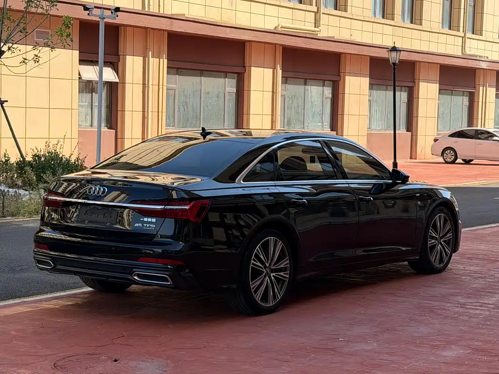 Audi A6L — фото 6