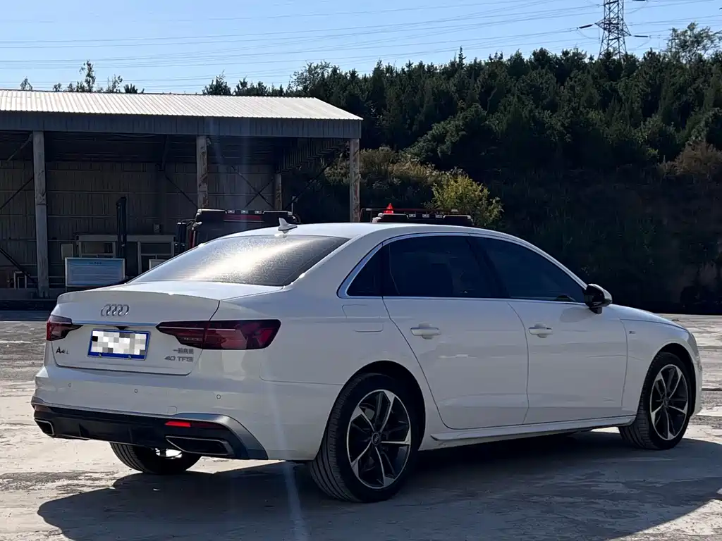 Audi A4L — фото 4