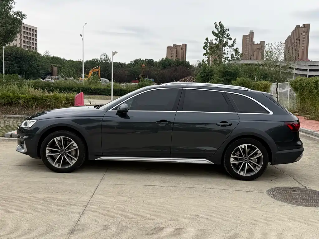 Audi A4 (Import) — фото 5