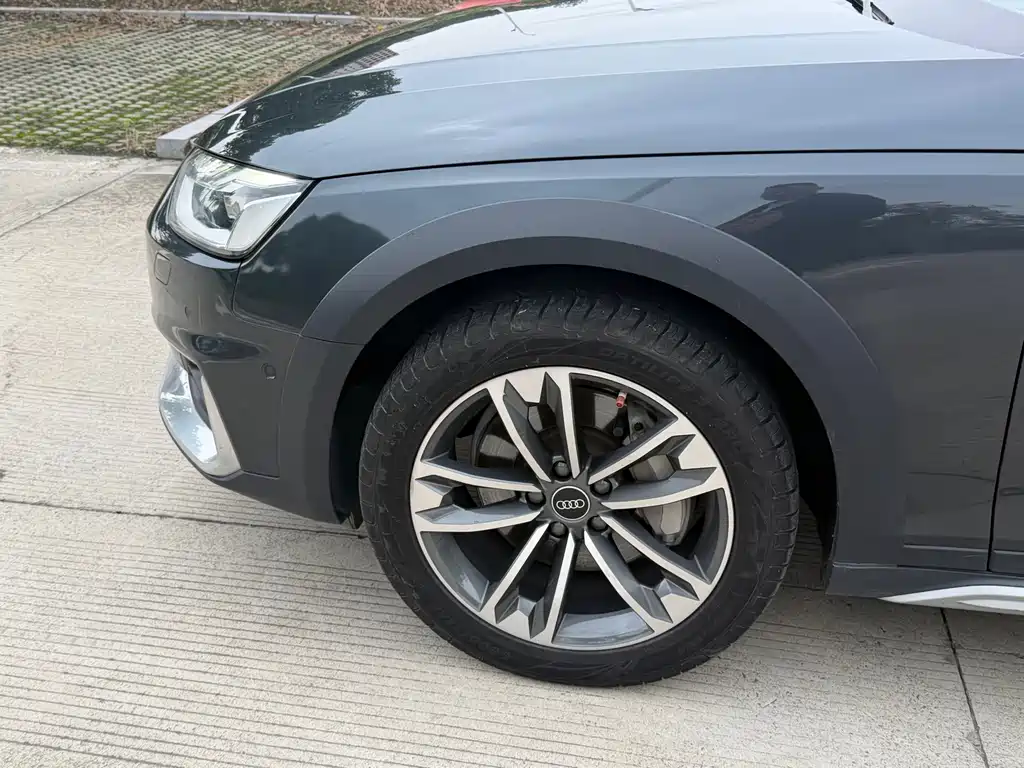 Audi A4 (Import) — фото 7