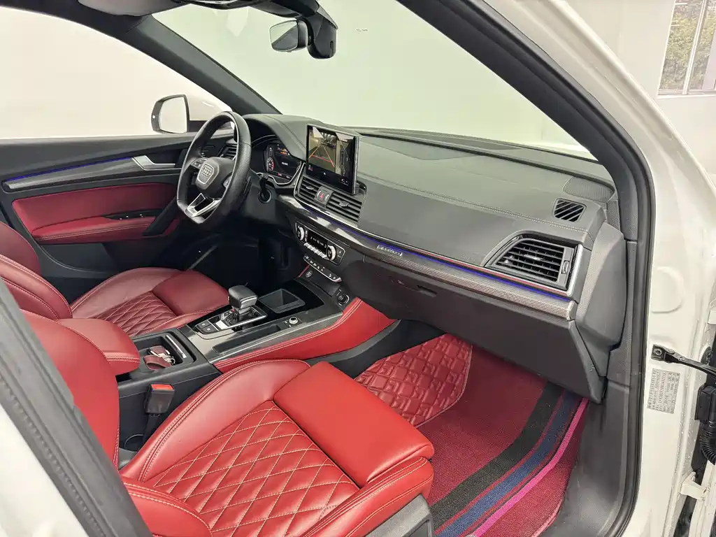 Audi Q5L Sportback — фото 14