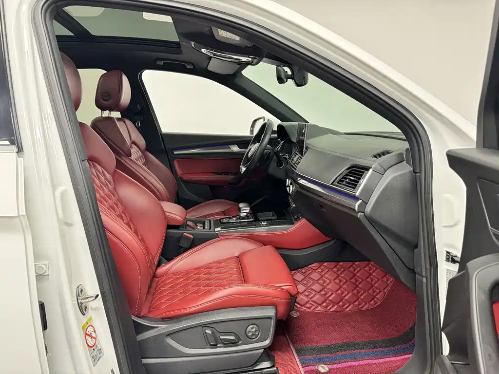 Audi Q5L Sportback — фото 15