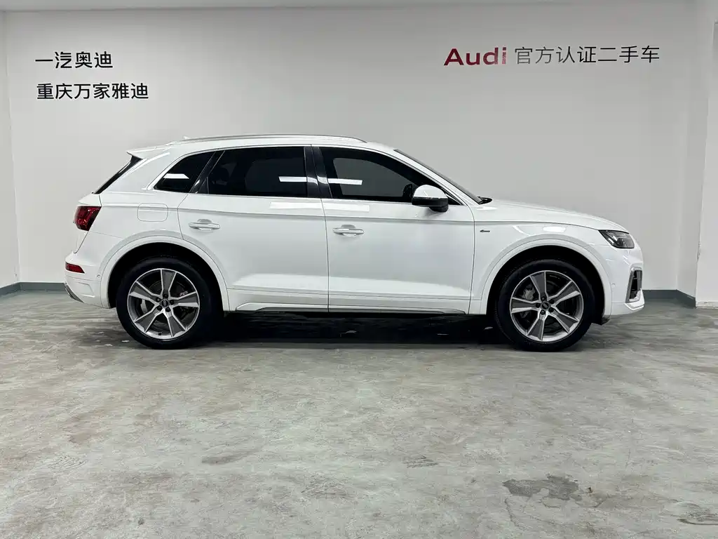 Audi Q5L — фото 5
