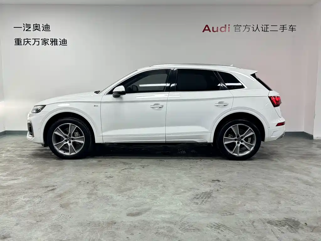 Audi Q5L — фото 6
