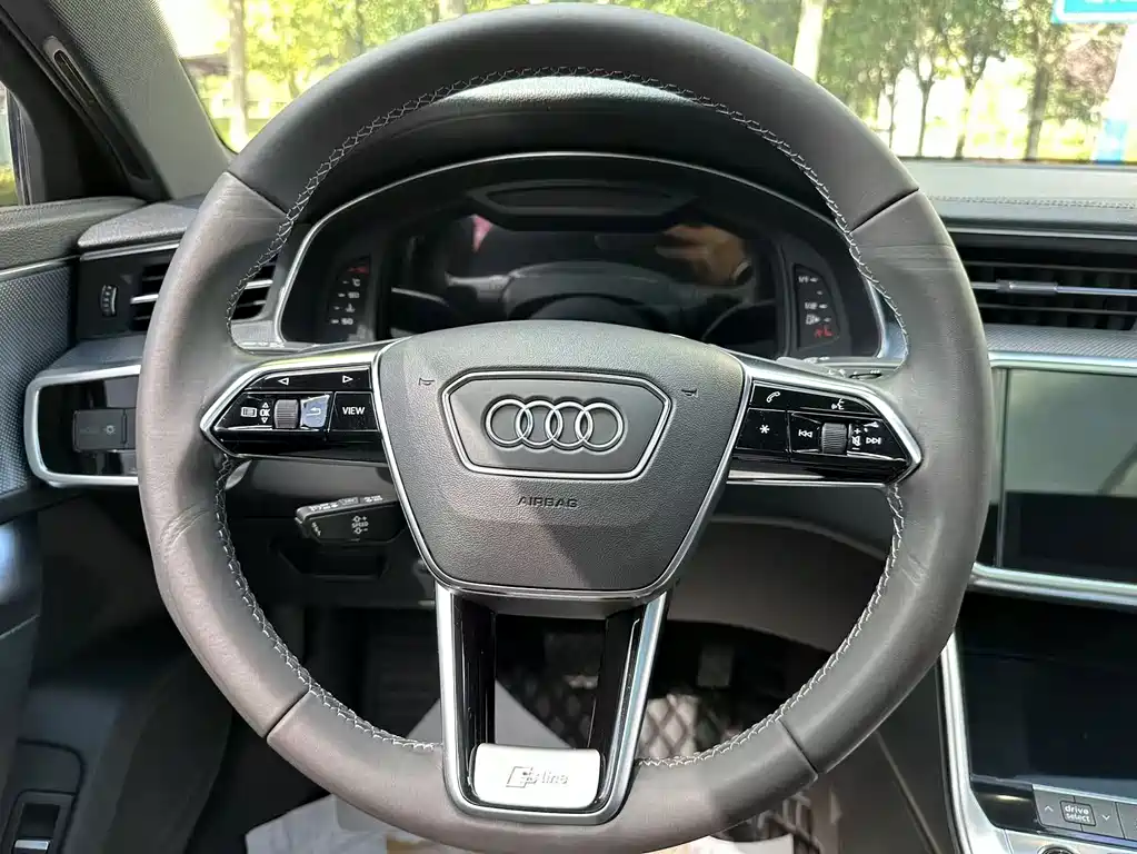 Audi A6L — фото 11