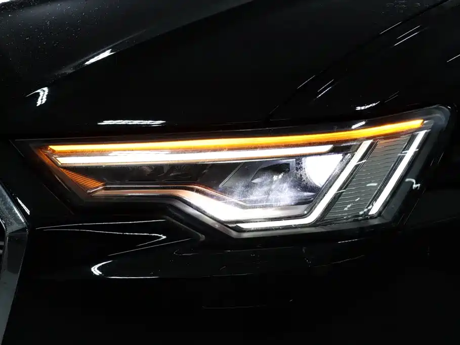 Audi A6L — фото 14