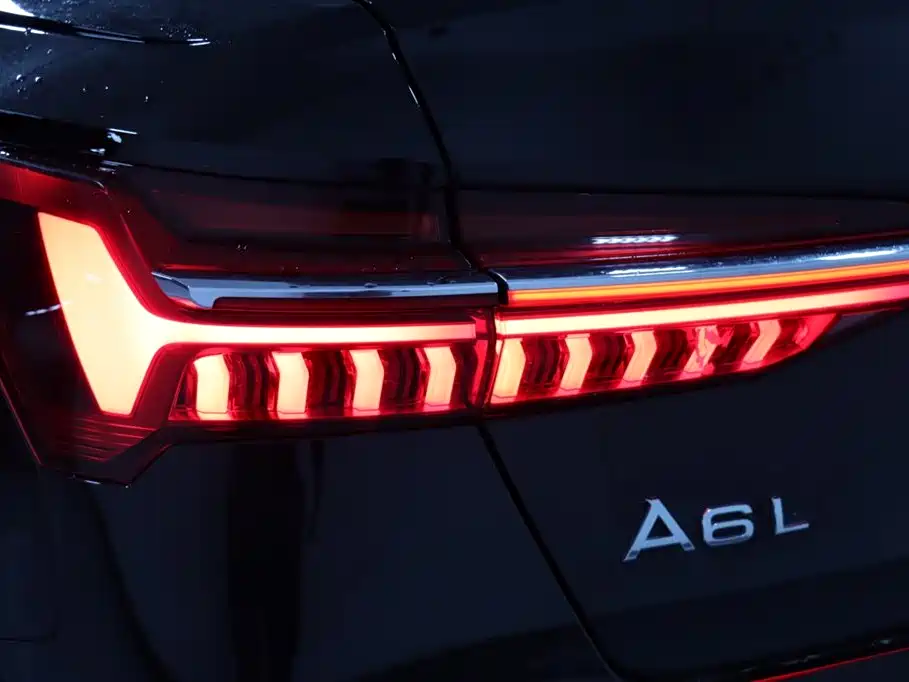 Audi A6L — фото 15