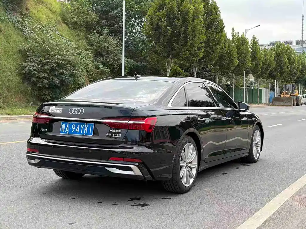 Audi A6L — фото 9
