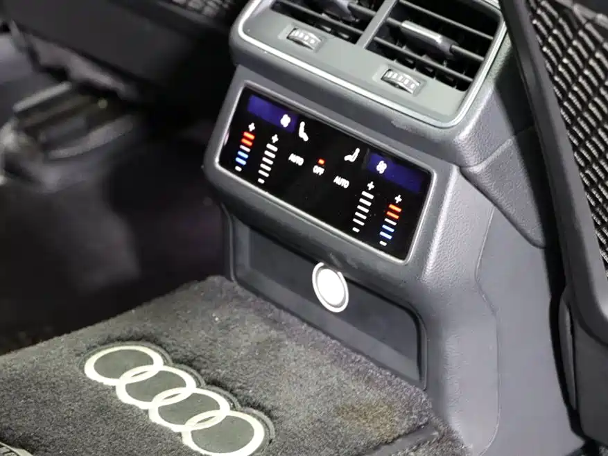 Audi A6L — фото 15