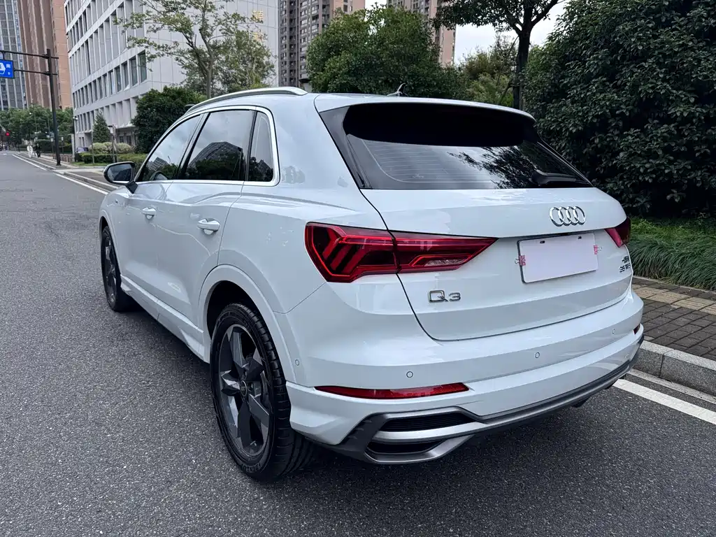 Audi Q3 — фото 5